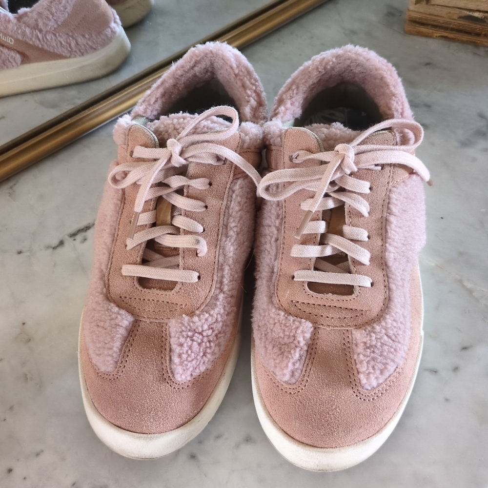 OluKai Women's Kīlea Heu sneakers- Shearling & Suede Pink Women's Size 7.5